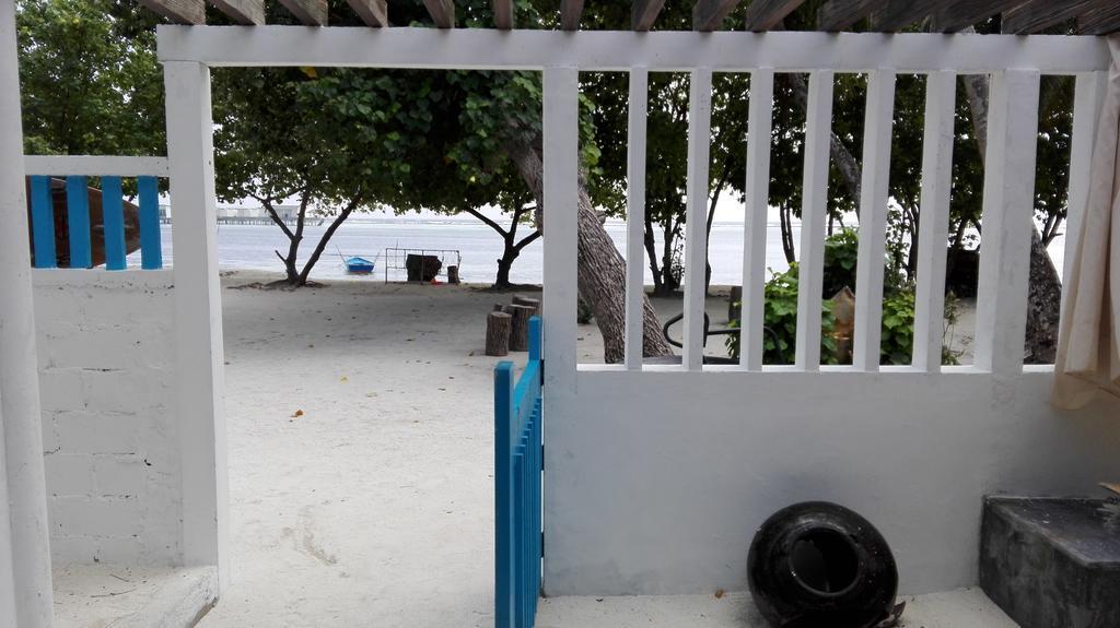 Rip Tide Vacation Inn, K.Guraidhoo Guraidhoo  Bagian luar foto