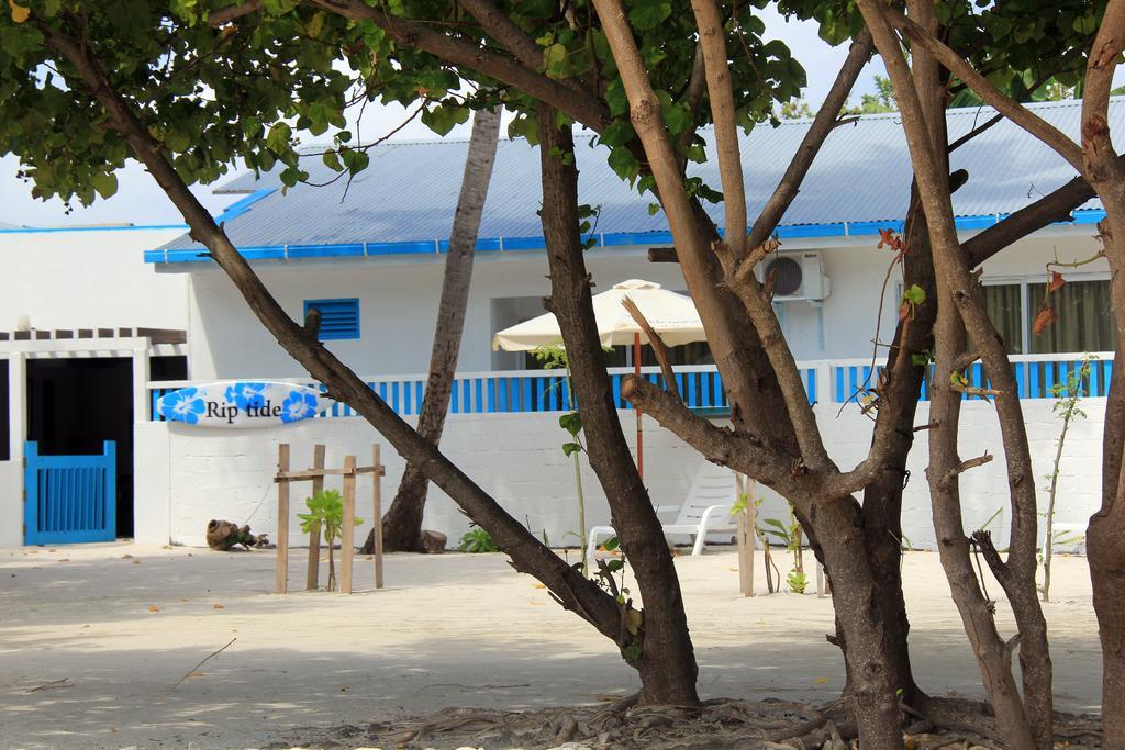 Rip Tide Vacation Inn, K.Guraidhoo Guraidhoo  Bagian luar foto