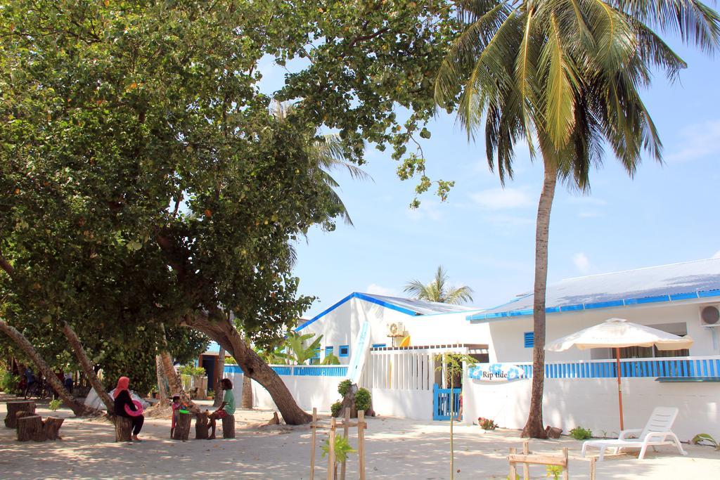 Rip Tide Vacation Inn, K.Guraidhoo Guraidhoo  Bagian luar foto
