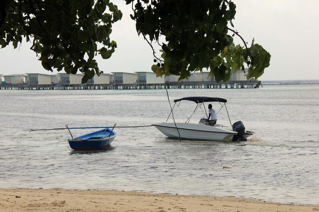 Rip Tide Vacation Inn, K.Guraidhoo Guraidhoo  Bagian luar foto
