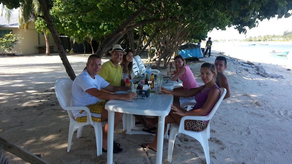 Rip Tide Vacation Inn, K.Guraidhoo Guraidhoo  Bagian luar foto