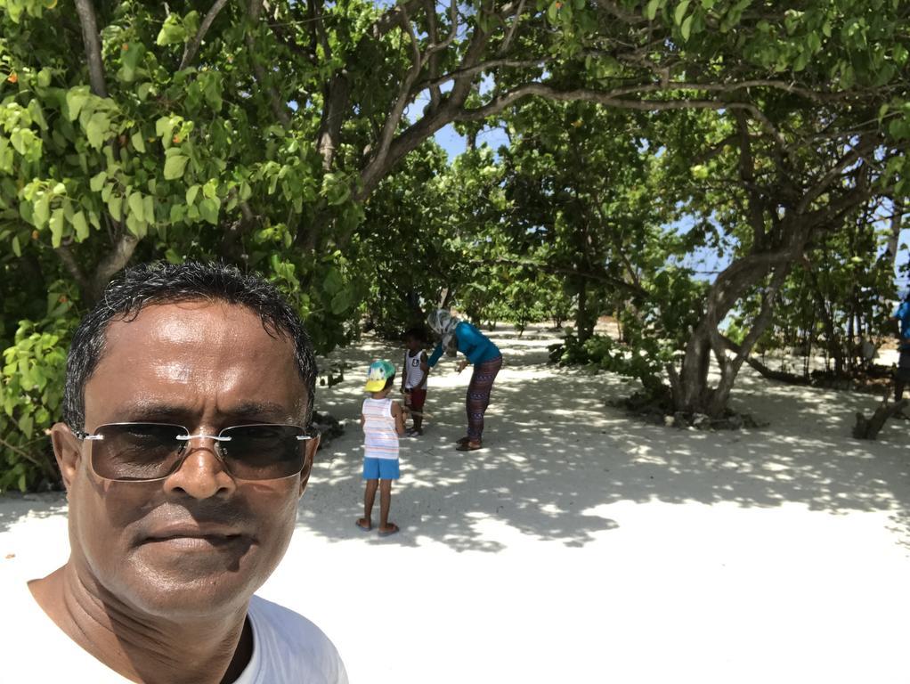 Rip Tide Vacation Inn, K.Guraidhoo Guraidhoo  Bagian luar foto