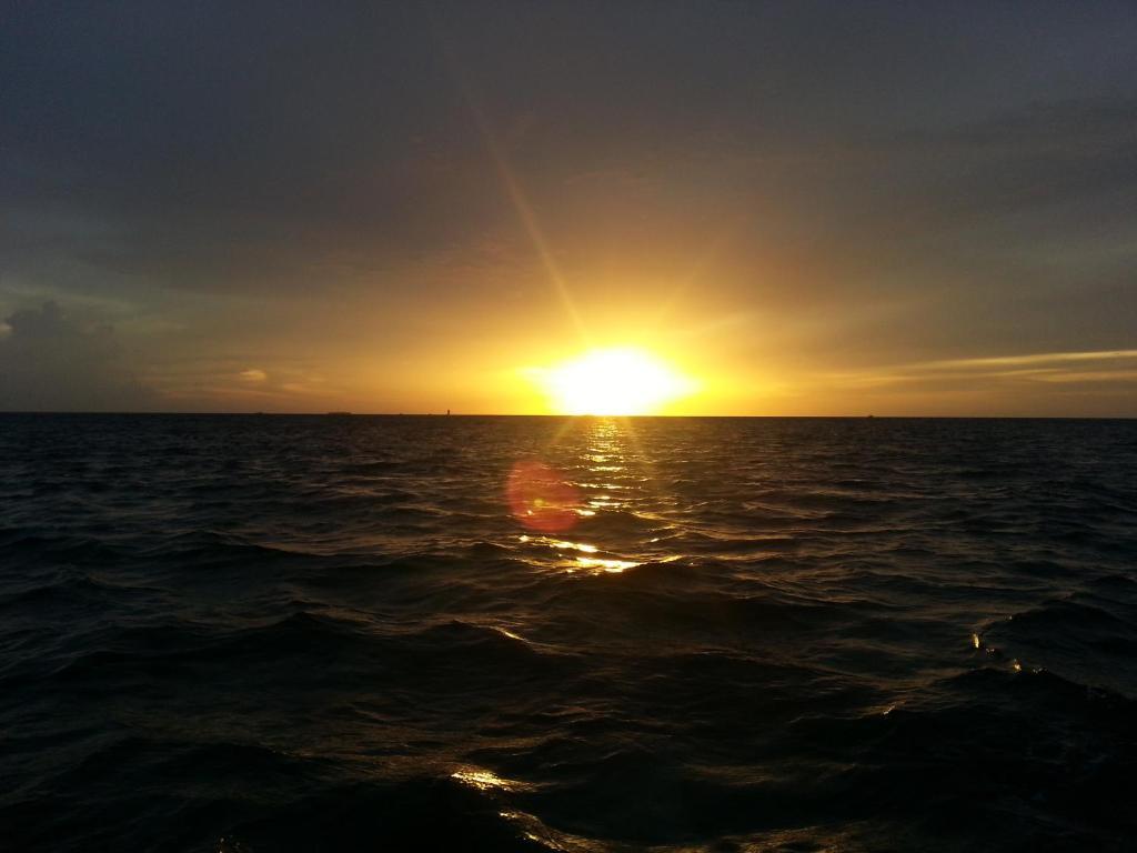 Rip Tide Vacation Inn, K.Guraidhoo Guraidhoo  Bagian luar foto