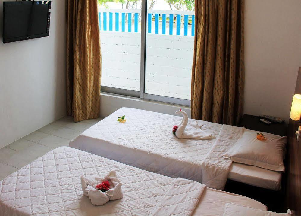 Rip Tide Vacation Inn, K.Guraidhoo Guraidhoo  Bagian luar foto