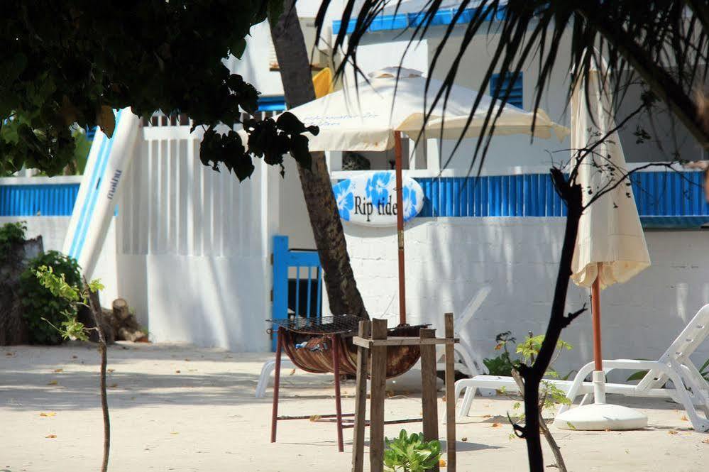 Rip Tide Vacation Inn, K.Guraidhoo Guraidhoo  Bagian luar foto