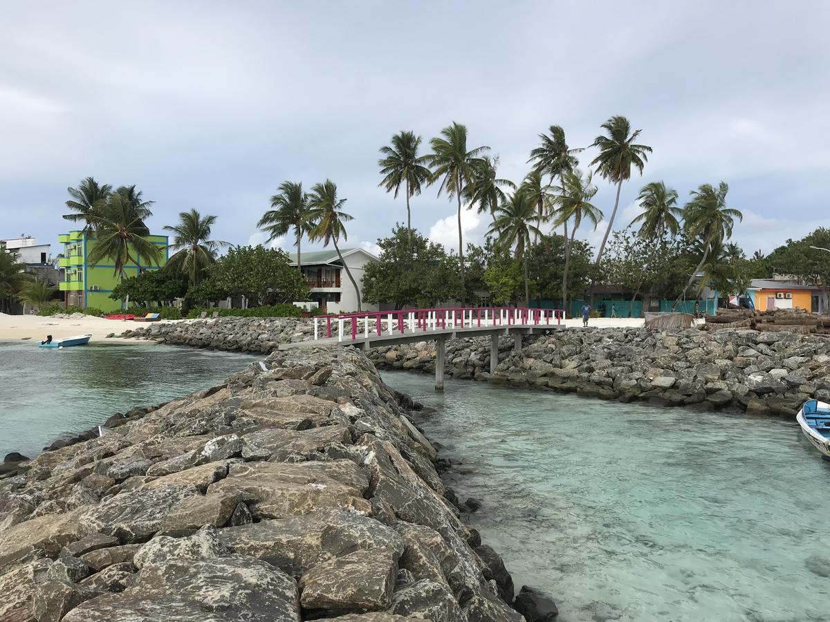Rip Tide Vacation Inn, K.Guraidhoo Guraidhoo  Bagian luar foto